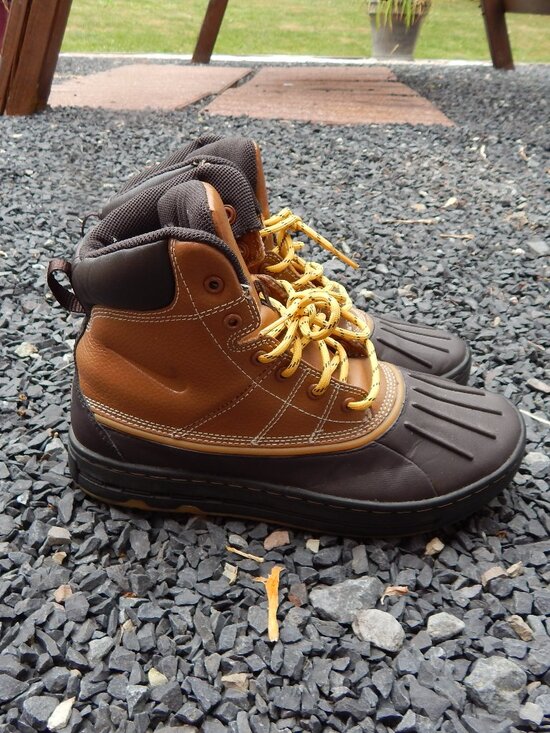 Nike Other - Youth Boys Duck Size 6 (6Y) Hiking Boots Nike ACG Woodside 415077-200 Worn 1X